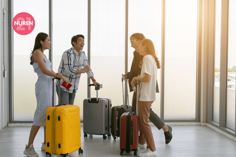 four friends travelling together