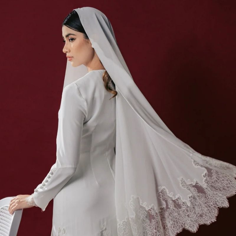 wedding dress with modest veil for brides to be