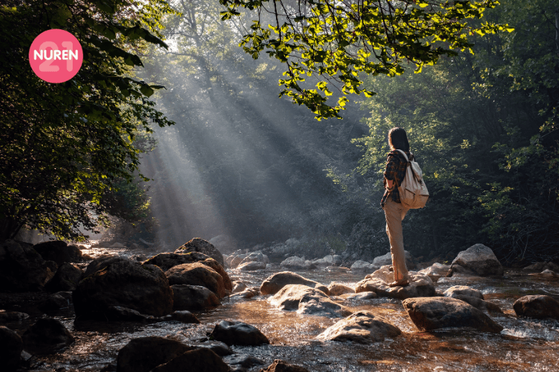 solo woman travel tips 