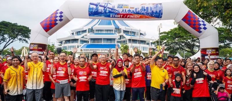 group kick off during fun run yayasan mr diy event in kuching sarawak